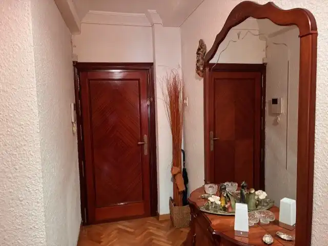Wohnung zum Verkauf in Zaragoza mit Klimaanlage, Heizung und Parkett