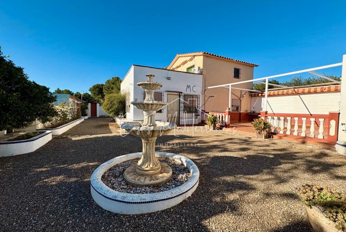 Vista exterior de Finca rústica en venda en Mont-roig del Camp amb Jardí privat, Terrassa i Piscina
