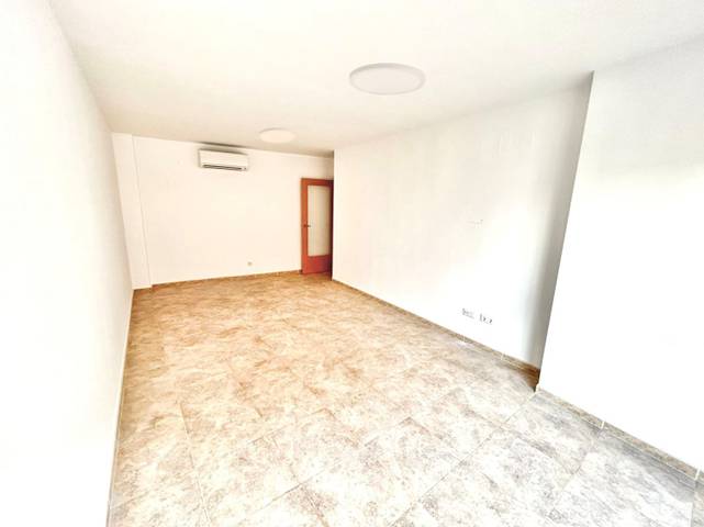 Piso en Alquiler en DEAN MARTI en Parque Ribalta - Plaza de Toros