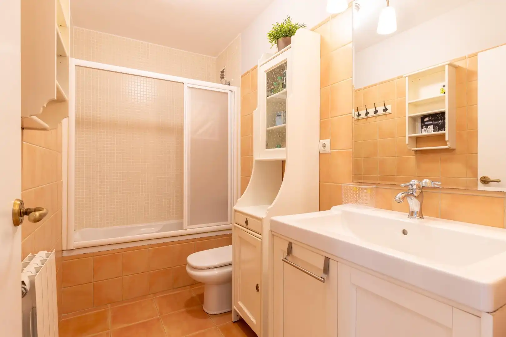 Badezimmer von Haus oder Chalet zum Verkauf in Viladecavalls mit Klimaanlage, Heizung und Privatgarten