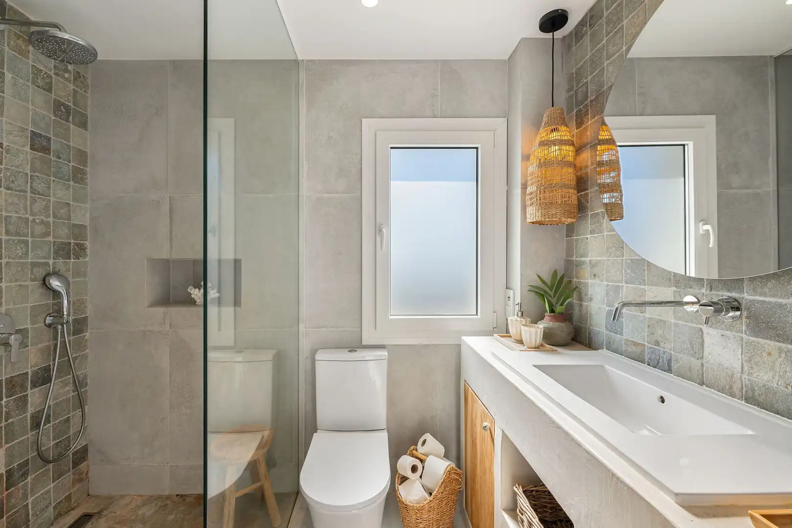 Baño de Apartamento en venta en Marbella con Aire acondicionado, Calefacción y Terraza