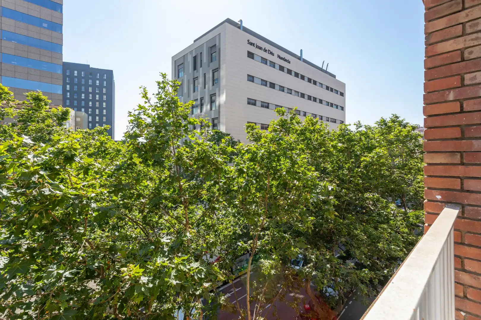 Vista exterior de Piso en venta en Barcelona con Aire acondicionado, Calefacción y Parquet