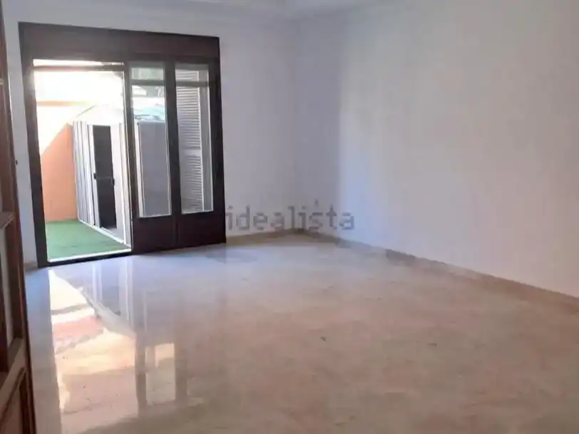 Dormitori de Pis en venda en La Rinconada amb Aire condicionat i Piscina