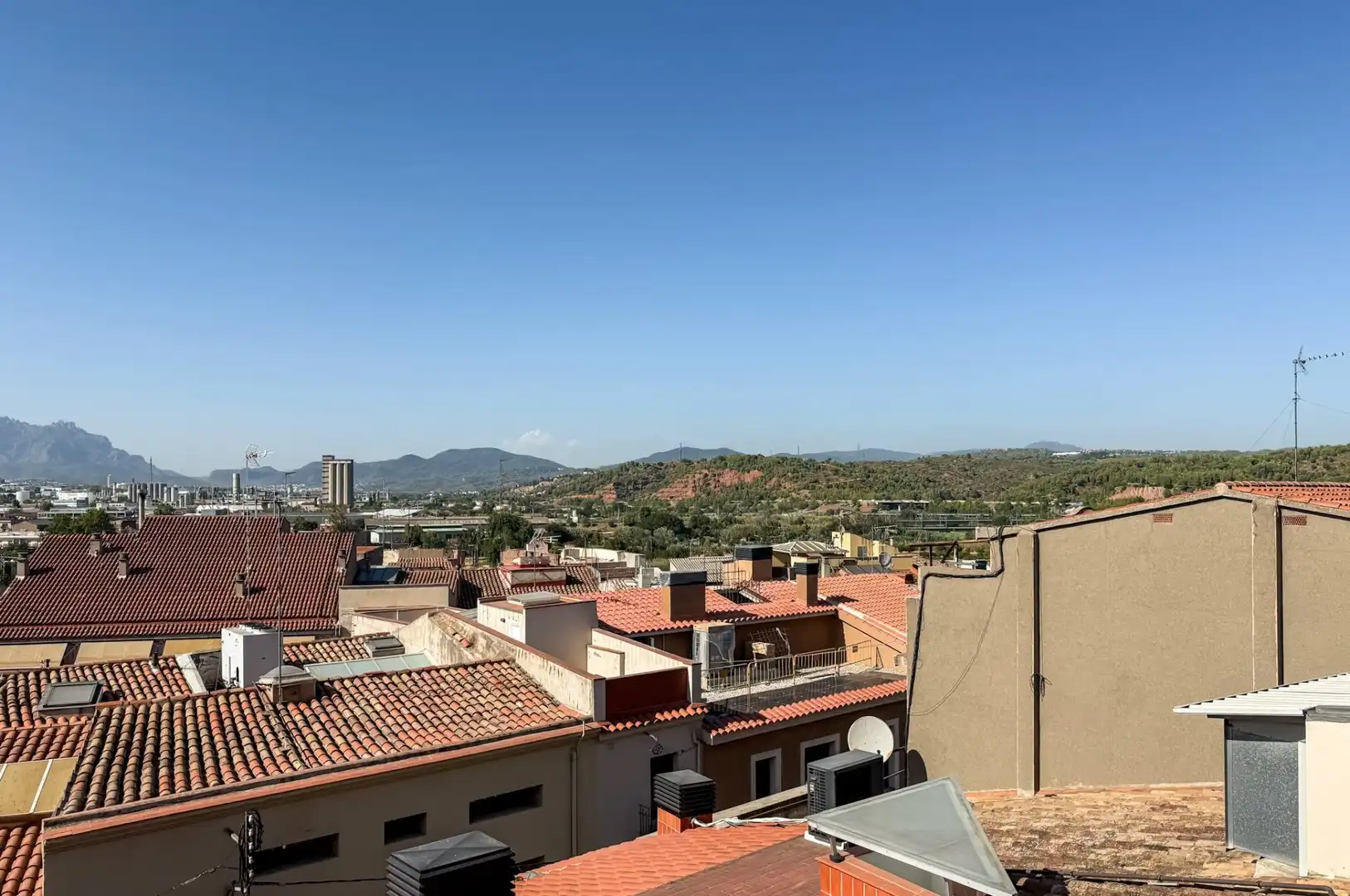 Exterior view of Flat for rent in Martorell  with Air Conditioner, Heating and Terrace