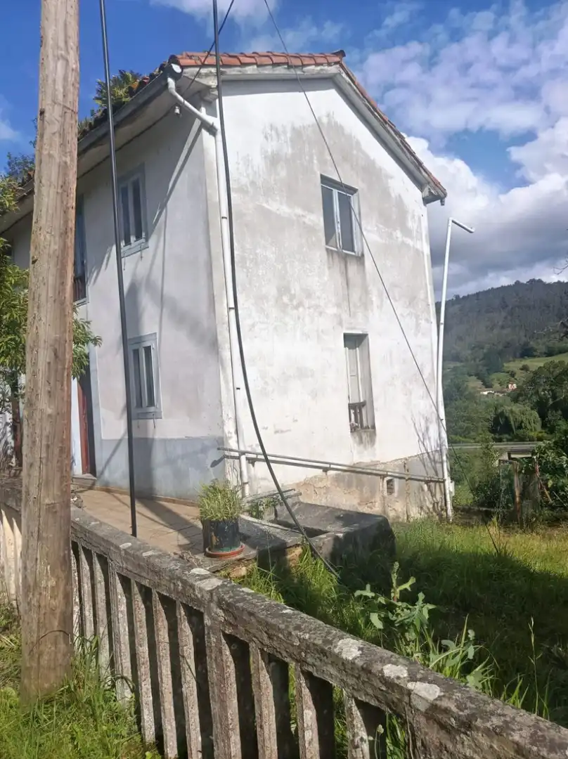 Vista exterior de Finca rústica en venda en Pravia amb Jardí privat, Moblat i Forn