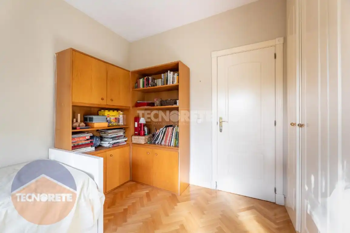 Habitación de Piso en venta en Majadahonda con Aire acondicionado y Piscina comunitaria