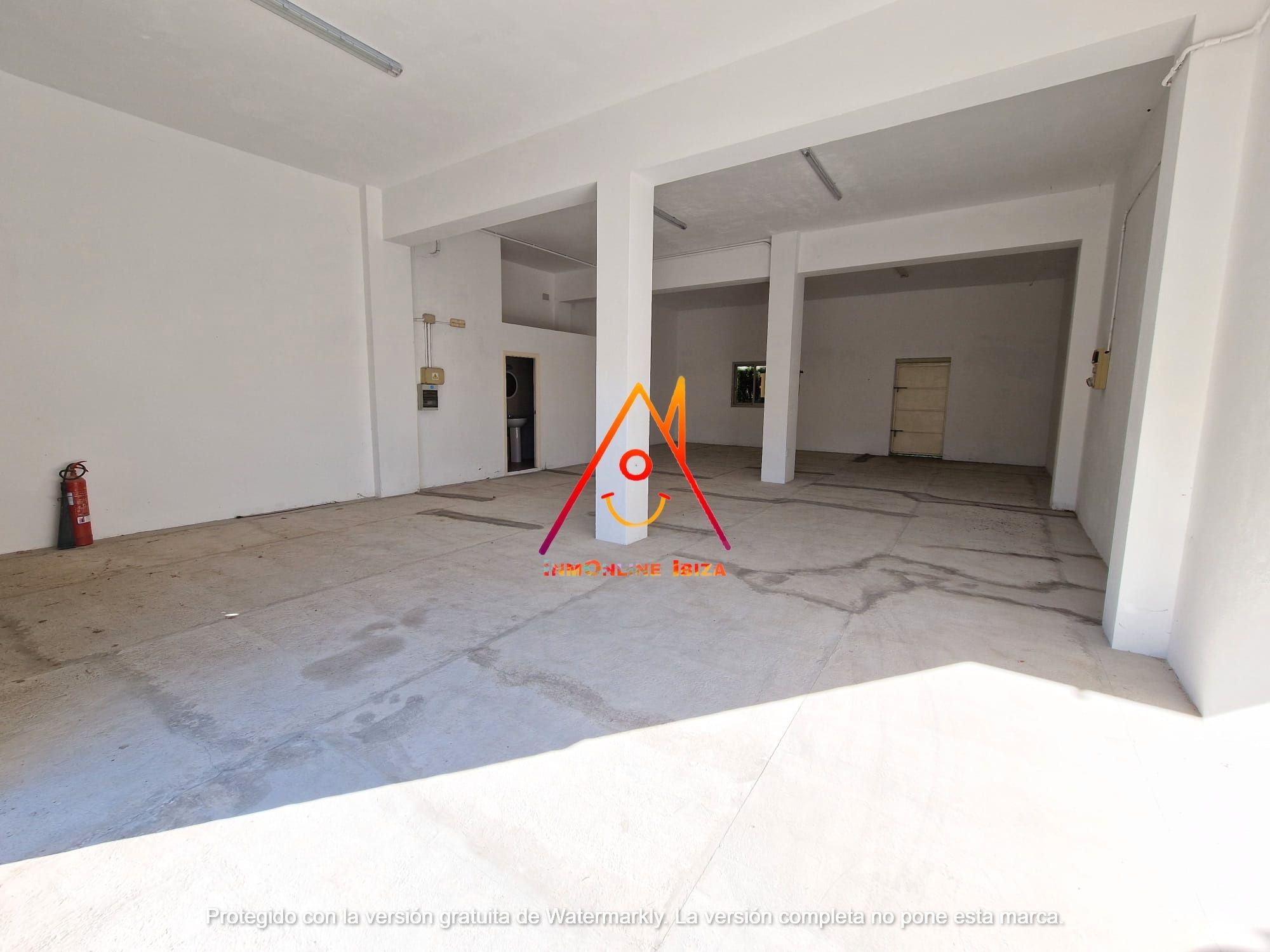 Nau industrial de lloguer en Santa Eulària des Riu