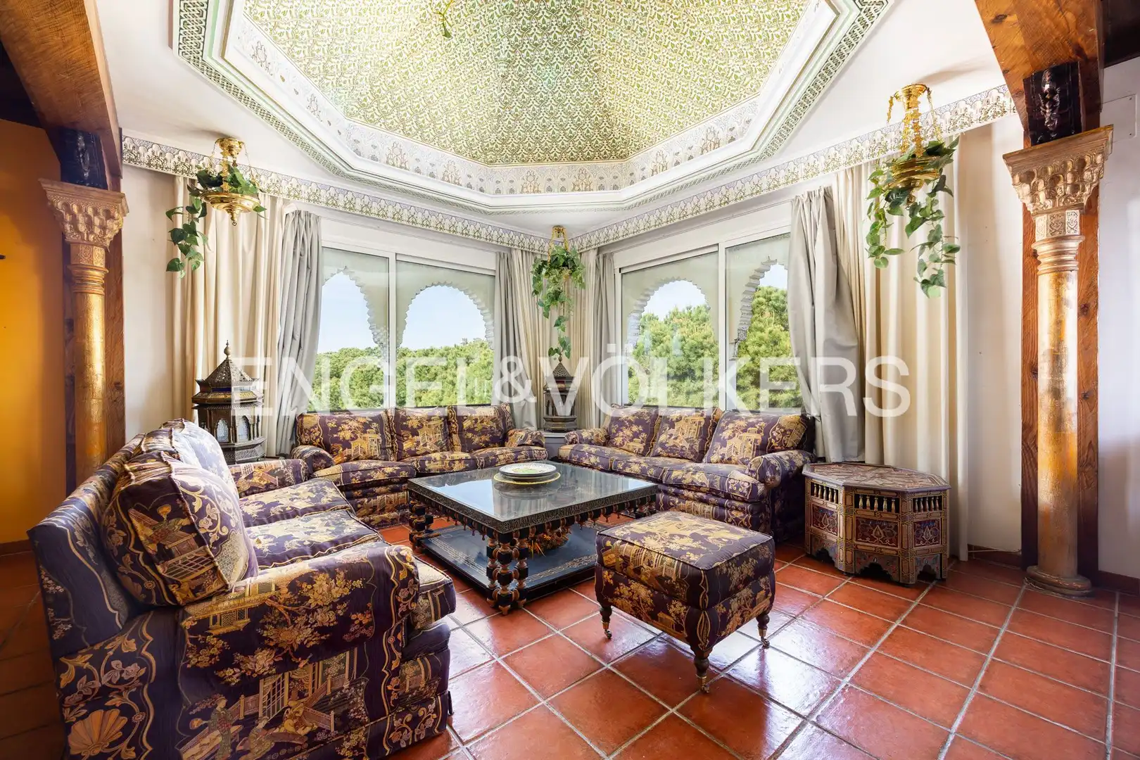 Sala d'estar de Casa o xalet en venda en Sanlúcar de Barrameda amb Calefacció, Jardí privat i Terrassa