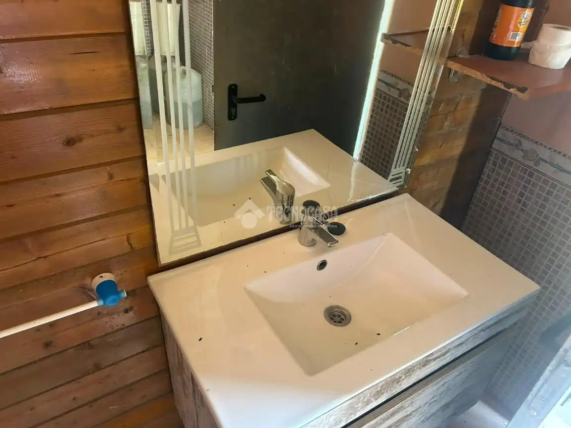 Baño de Finca rústica en venta en Arahal con Aire acondicionado, Parquet y Piscina