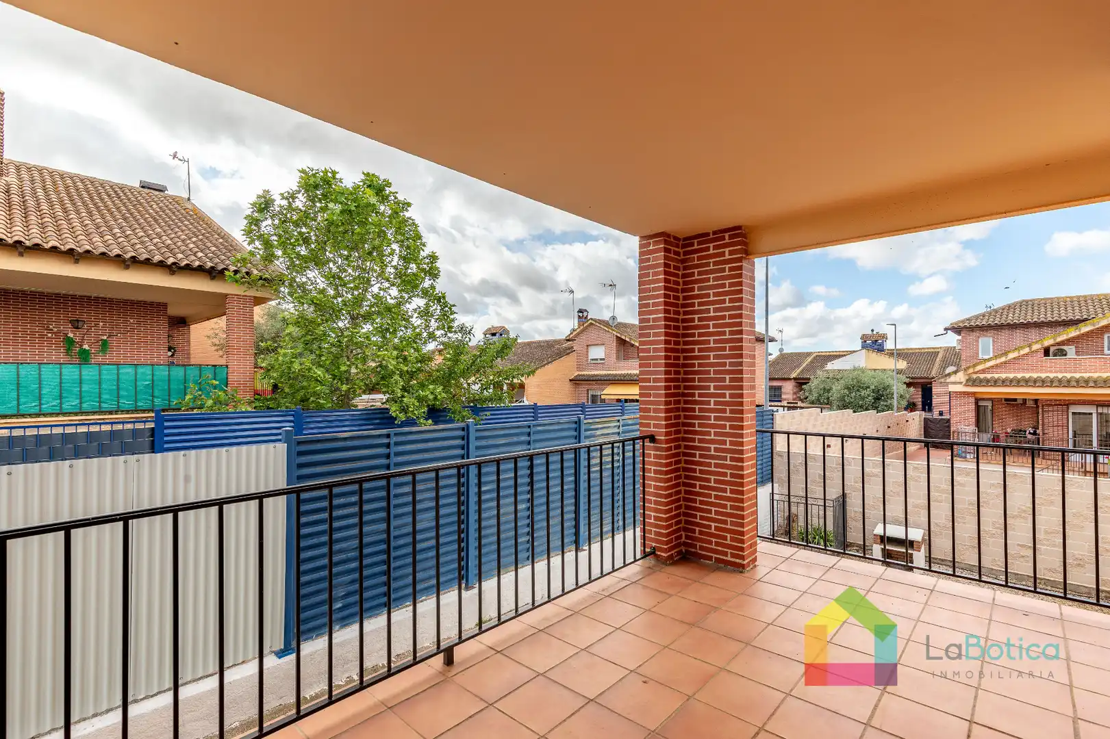 Terraza de Casa adosada en venta en Burguillos de Toledo con Calefacción, Jardín privado y Terraza