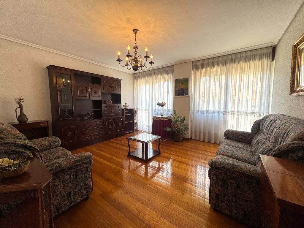 Living room of Flat for sale in Los Corrales de Buelna   with Heating, Private garden and Terrace