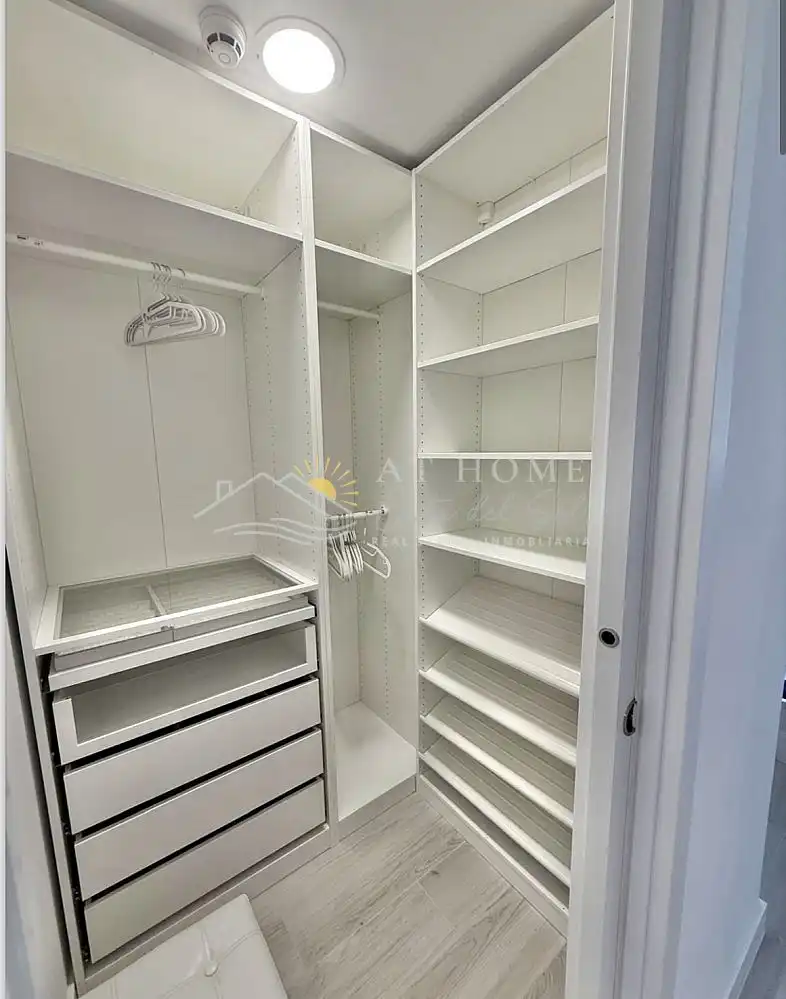 Schlafzimmer von Wohnungen zur Miete in Málaga mit Terrasse, Schwimmbad und Ofen