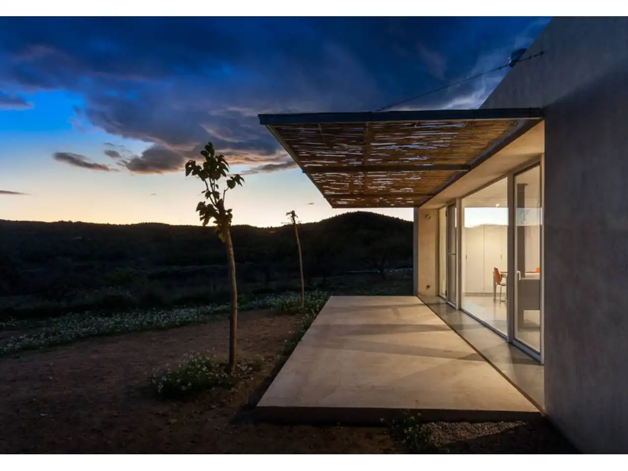 Vista exterior de Finca rústica en venda en Cervera del Maestre amb Jardí privat i Moblat