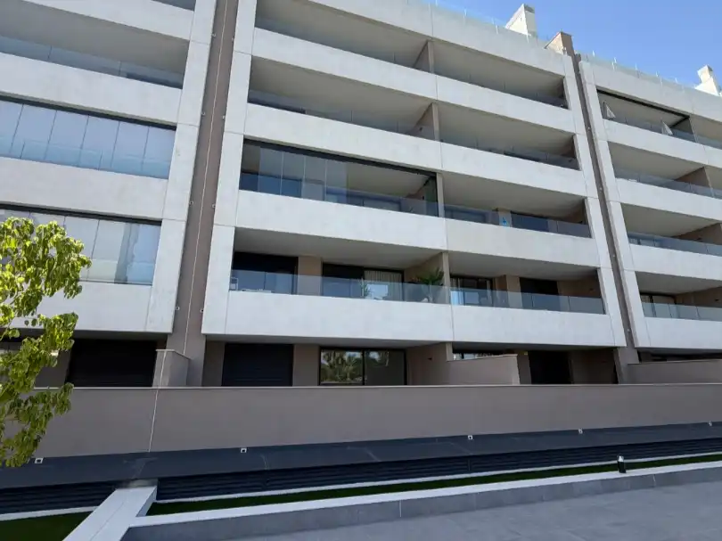 Ground floor for rent in Calle Ava Gardner, 14, Los Álamos