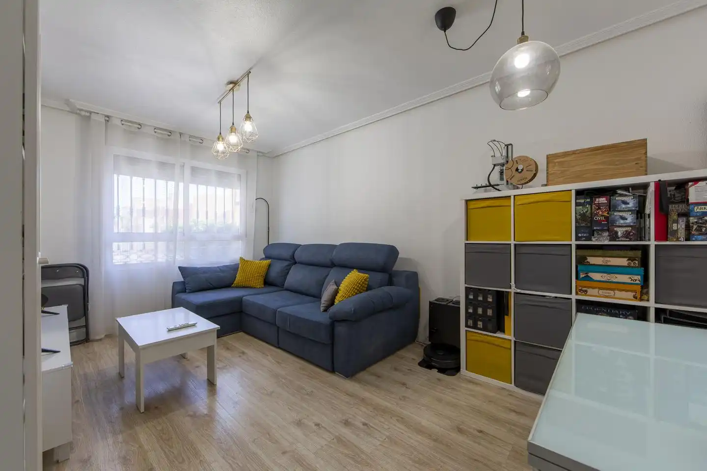 Sala d'estar de Planta baixa en venda en Almería amb Aire condicionat