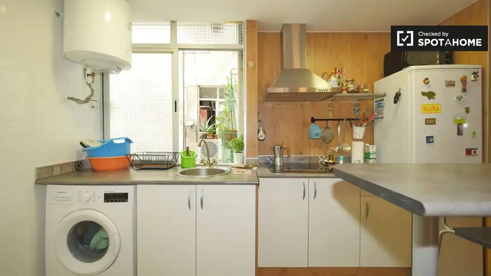 Cocina de Piso para compartir en L'Hospitalet de Llobregat con Aire acondicionado, Calefacción y Amueblado