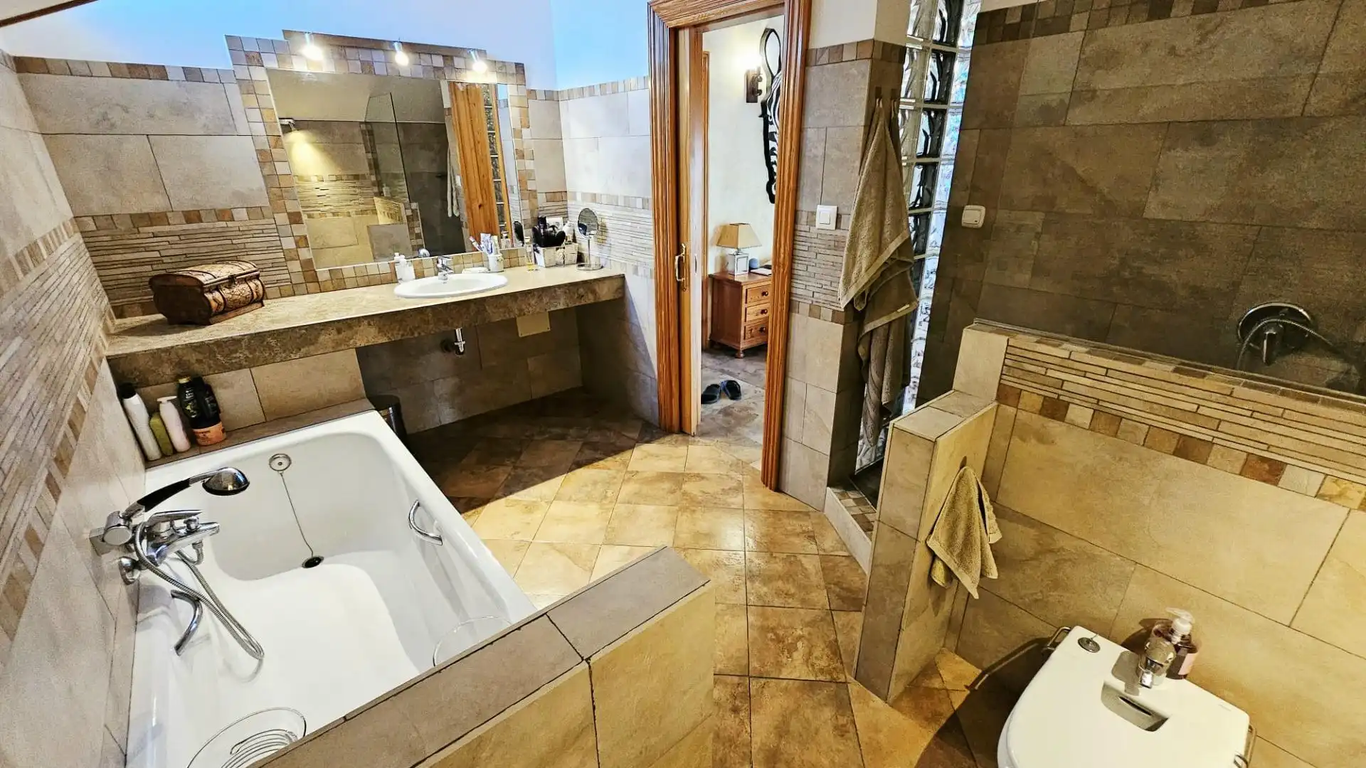 Baño de Casa o chalet en venta en Marbella con Jardín privado, Terraza y Piscina comunitaria