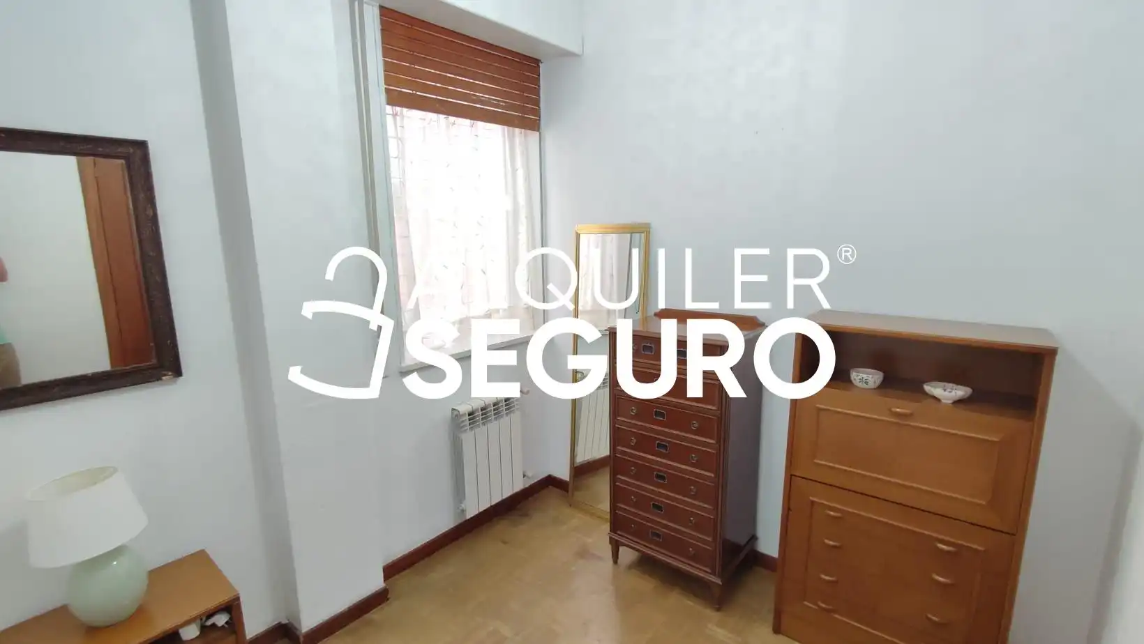 Dormitori de Pis de lloguer en Madrid amb Calefacció i Moblat