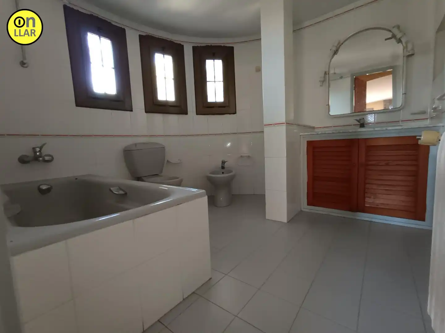 Badezimmer von Haus oder Chalet zum Verkauf in Sant Fost de Campsentelles mit Privatgarten, Terrasse und Abstellraum
