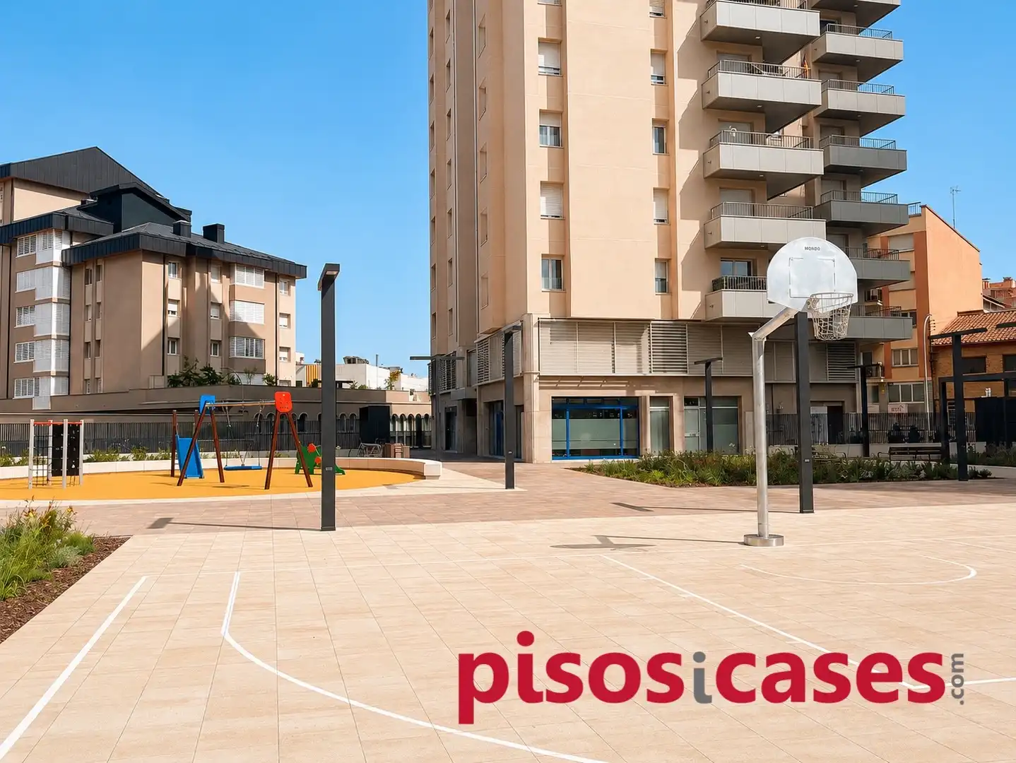 Vista exterior de Piso de alquiler en Vic con Calefacción, Horno y Balcón