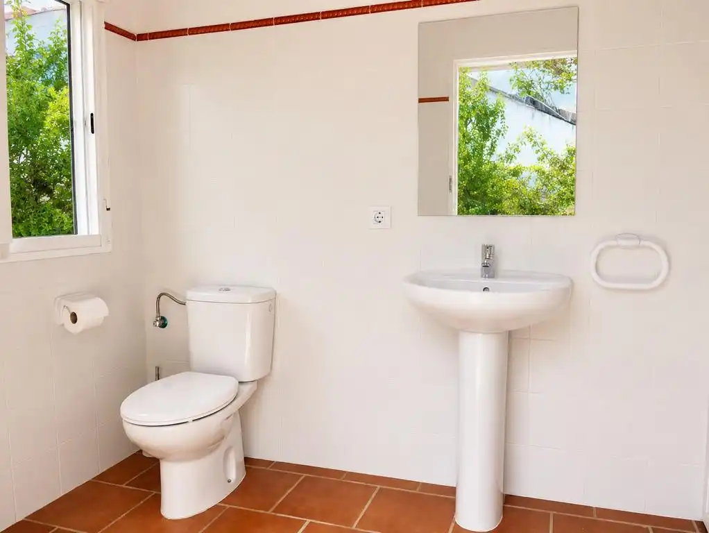 Baño de Casa o chalet en venta en Hinojos con Aire acondicionado, Jardín privado y Terraza