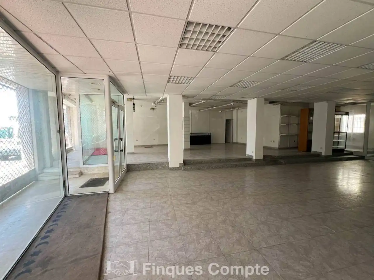 Gewerbefläche zum Verkauf in Calle Joan Carles I 04-06, imagen 3