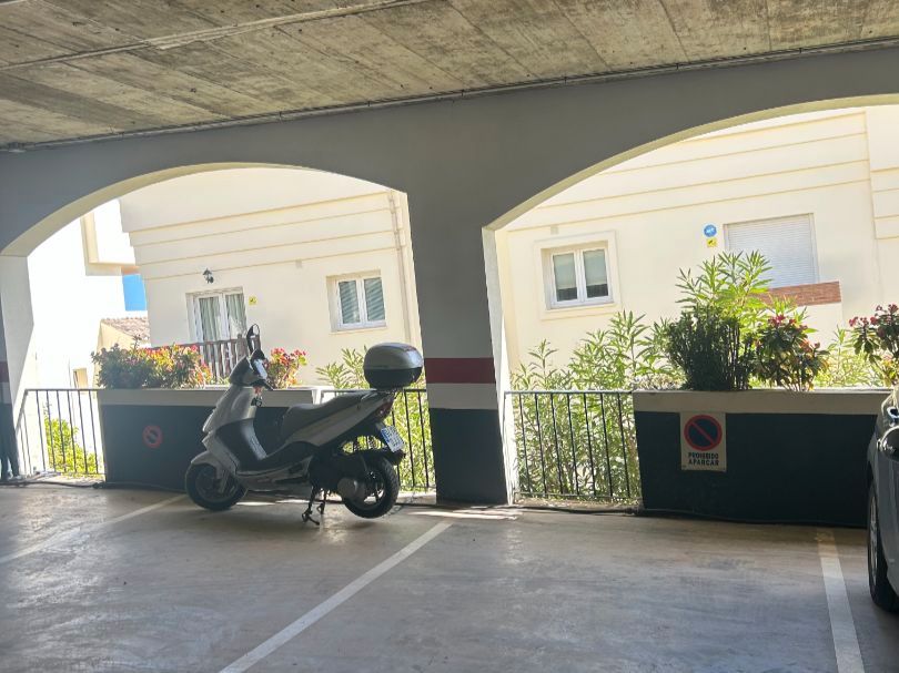 Aparcament de Garatge de lloguer en Benalmádena amb Alarma