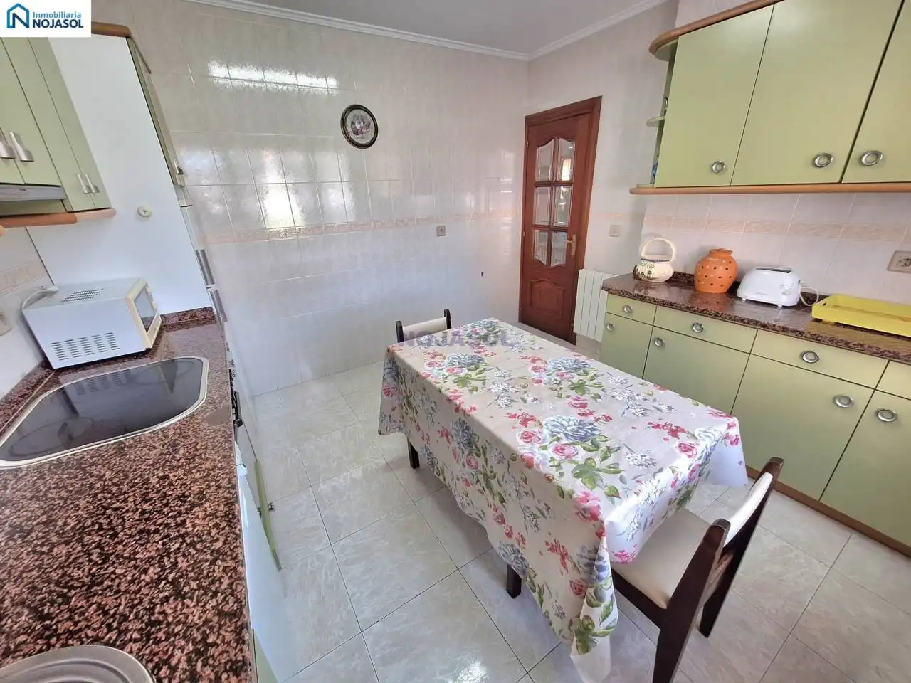 Cuina de Casa o xalet de lloguer en Noja amb Calefacció, Jardí privat i Moblat