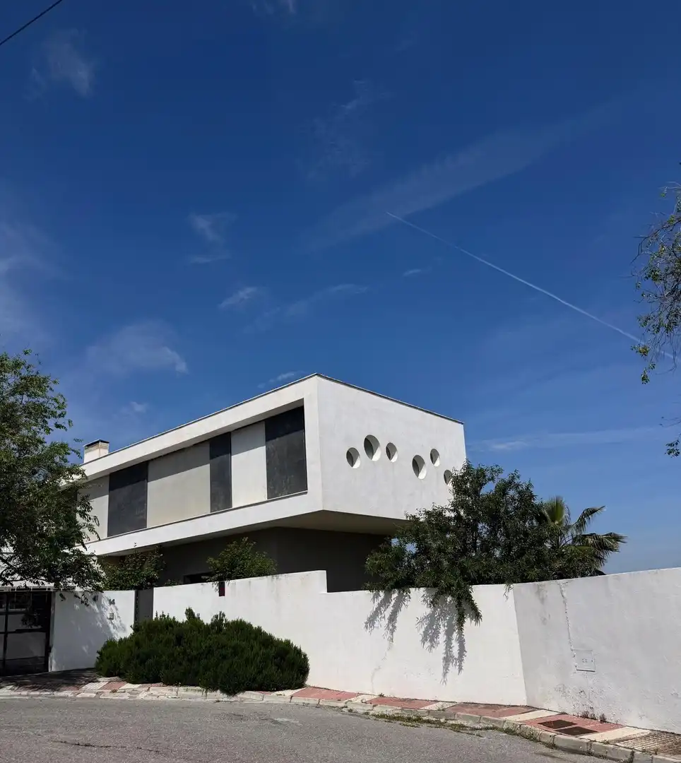 Vista exterior de Casa o xalet en venda en Las Gabias amb Aire condicionat, Calefacció i Jardí privat