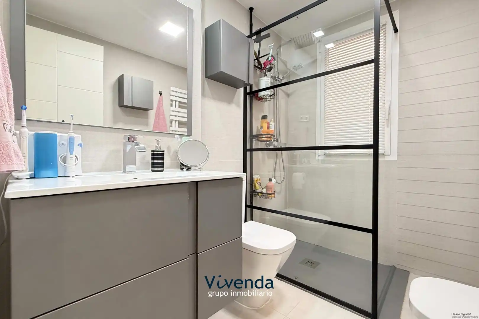 Baño de Piso en venta en Móstoles con Aire acondicionado, Calefacción y Piscina comunitaria