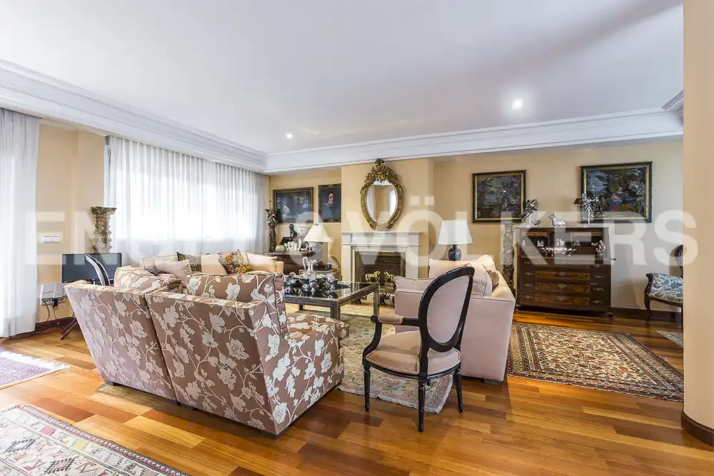 Living room of Houses for sale in Madrid  with Air Conditioner, Heating and Private garden