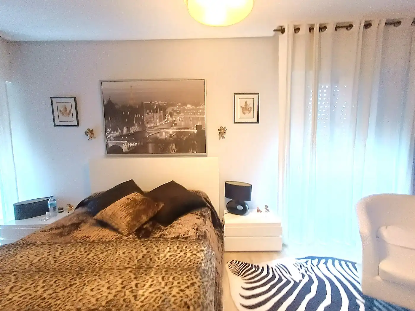 Schlafzimmer von Dachboden zum Verkauf in Sopela mit Heizung, Terrasse und Abstellraum