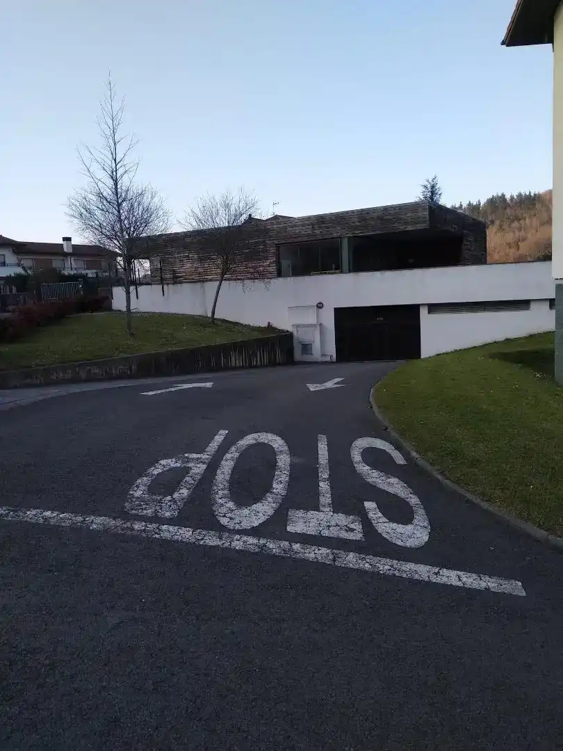 Parkplatz von Garage zum Verkauf in Areatza