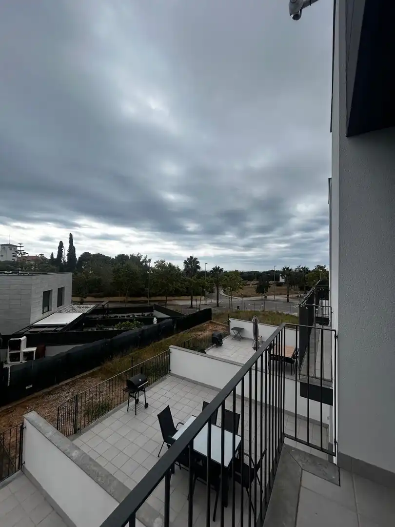 Terrasse von Einfamilien-Reihenhaus zur Miete in Vilanova i la Geltrú mit Klimaanlage, Heizung und Privatgarten