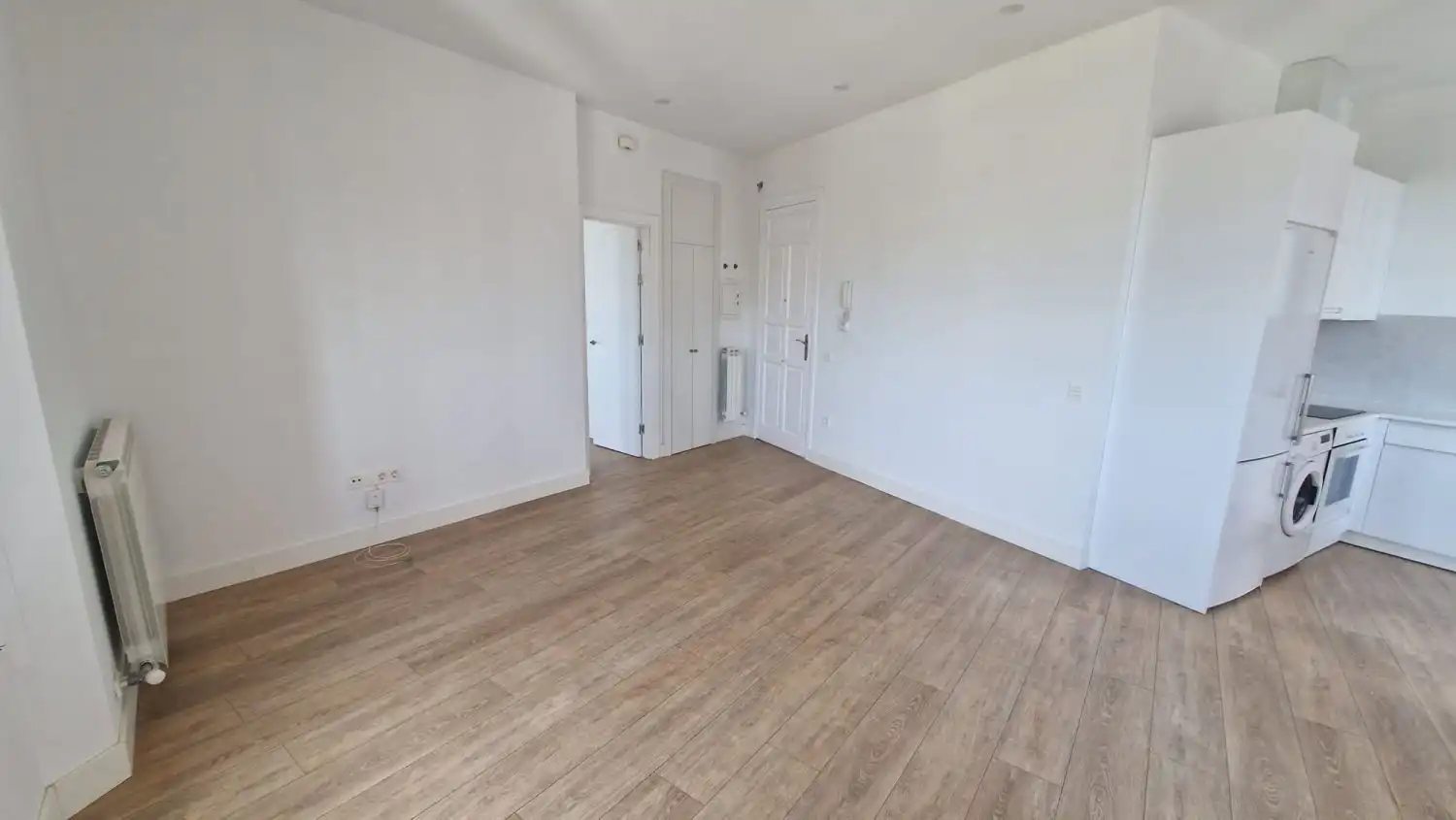 Habitación de Apartamento de alquiler en León Capital  con Calefacción y Terraza