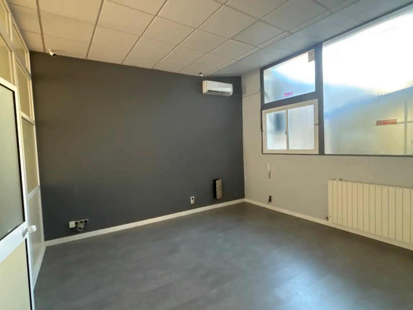 Commercial properties for rent in Zaragoza  with Air Conditioner, Heating and Parquet flooring