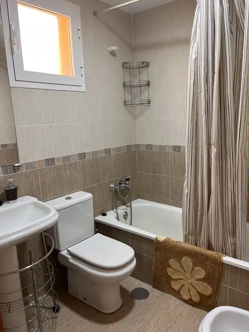 Badezimmer von Maisonette zum Verkauf in Ciudad Real Capital mit Klimaanlage und Balkon