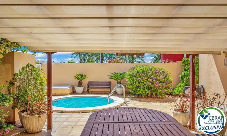 Casa con piscina en venta en Calle MAS NOU 2 2, imagen 2