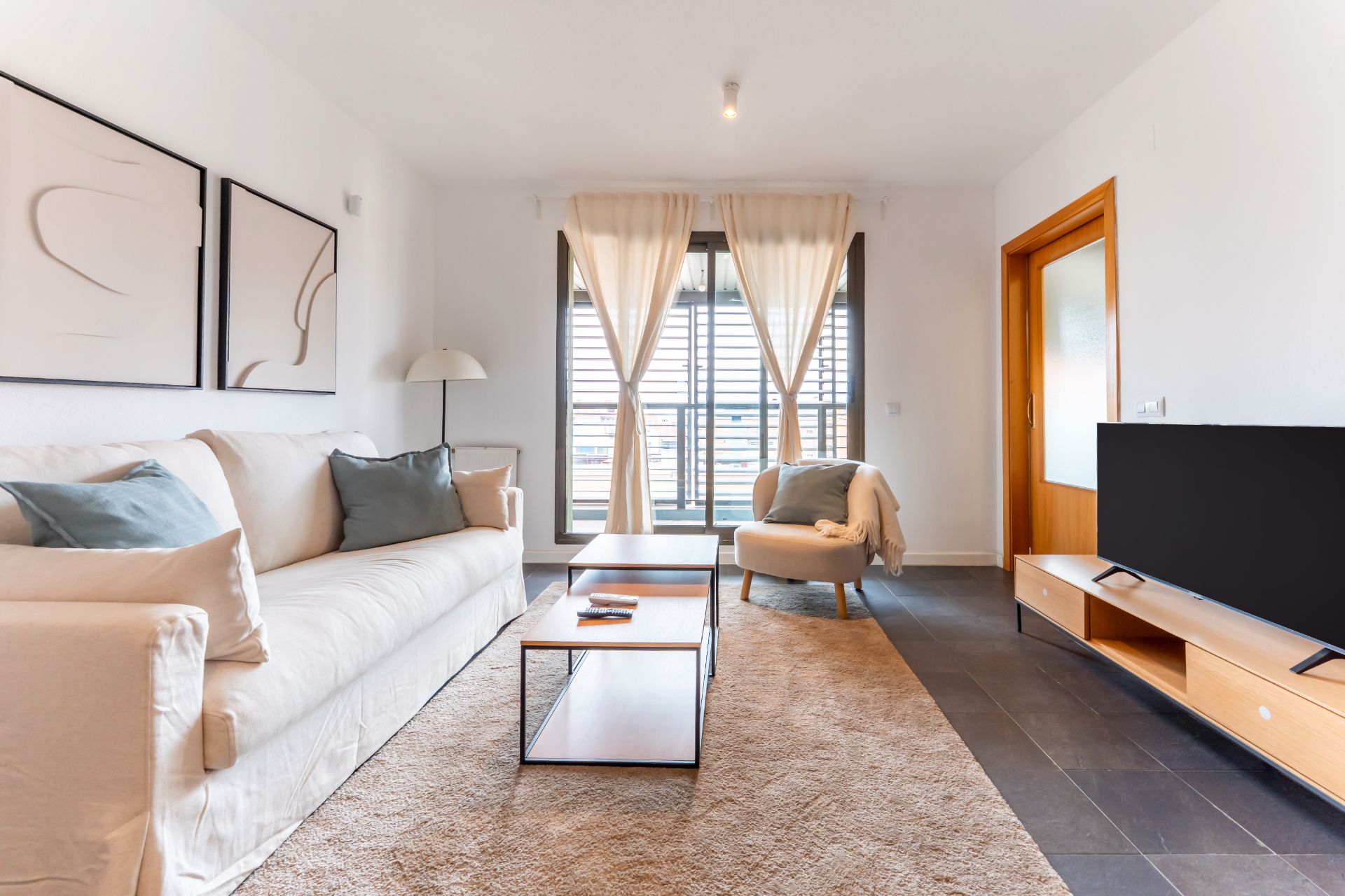 Living room of Flat to rent in  Madrid Capital  with Air Conditioner, Heating and Terrace