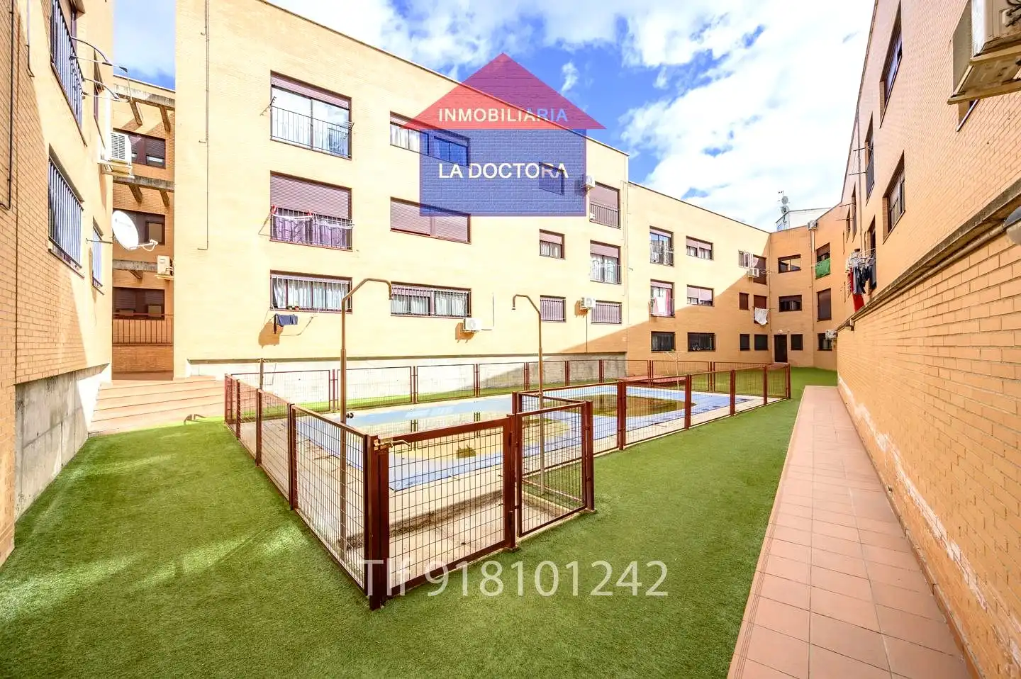 Piscina de Piso en venta en Las Ventas de Retamosa con Aire acondicionado, Calefacción y Piscina comunitaria