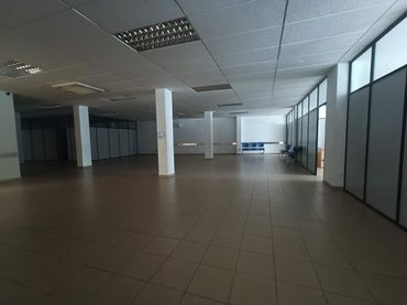 Local comercial en alquiler en Avinguda de València