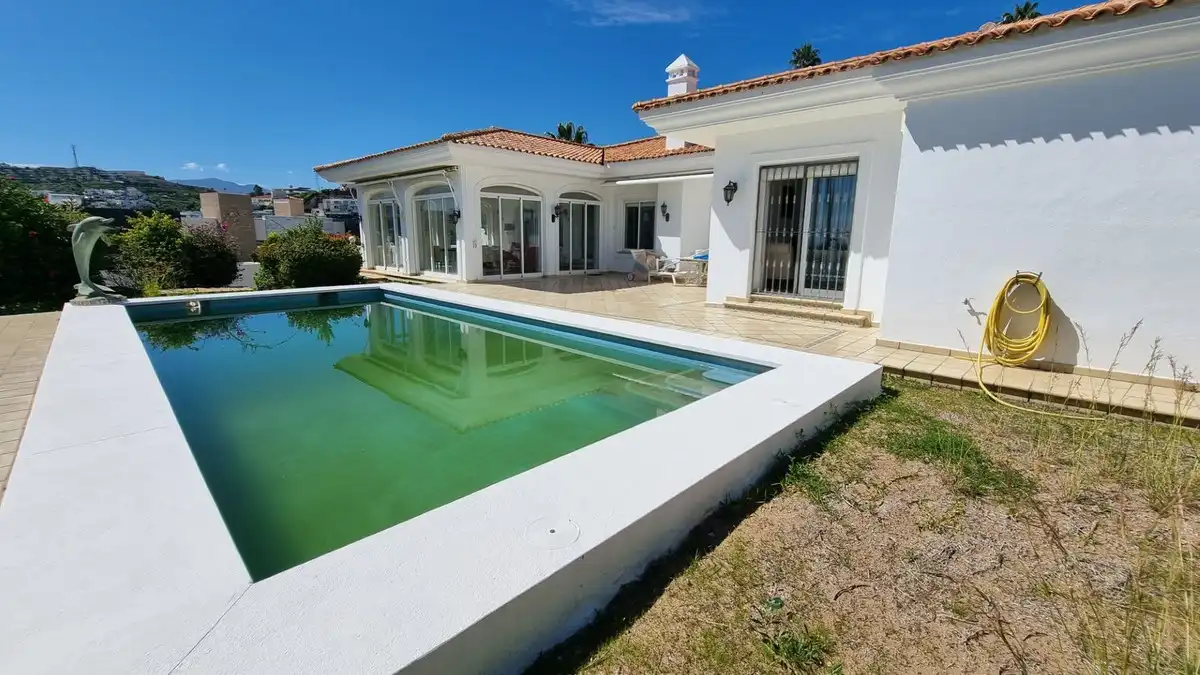 Piscina de Casa o xalet de lloguer en Benahavís amb Aire condicionat, Jardí privat i Terrassa