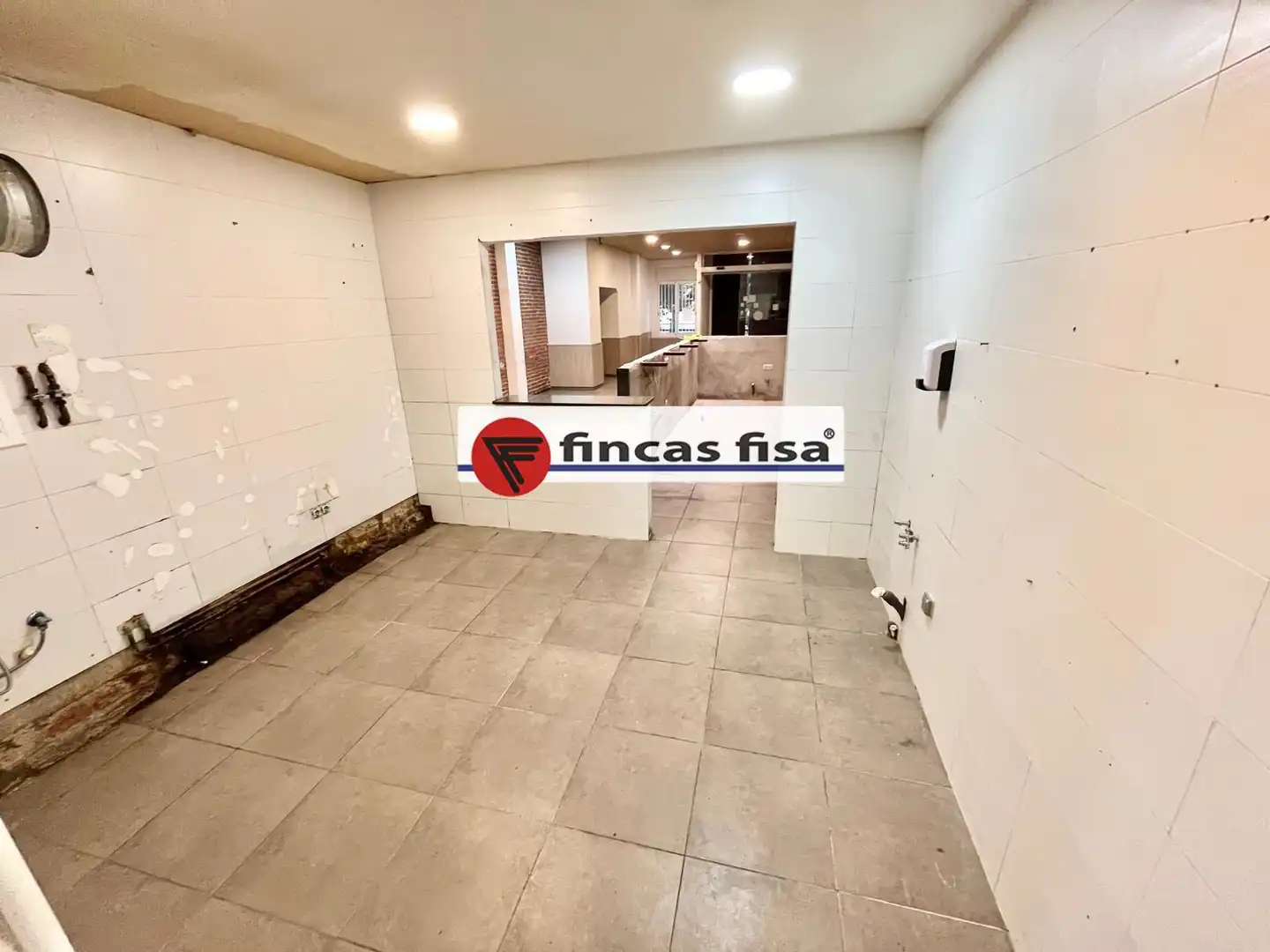 Local comercial en venda a Centre - Nucli Antic, imagen 3