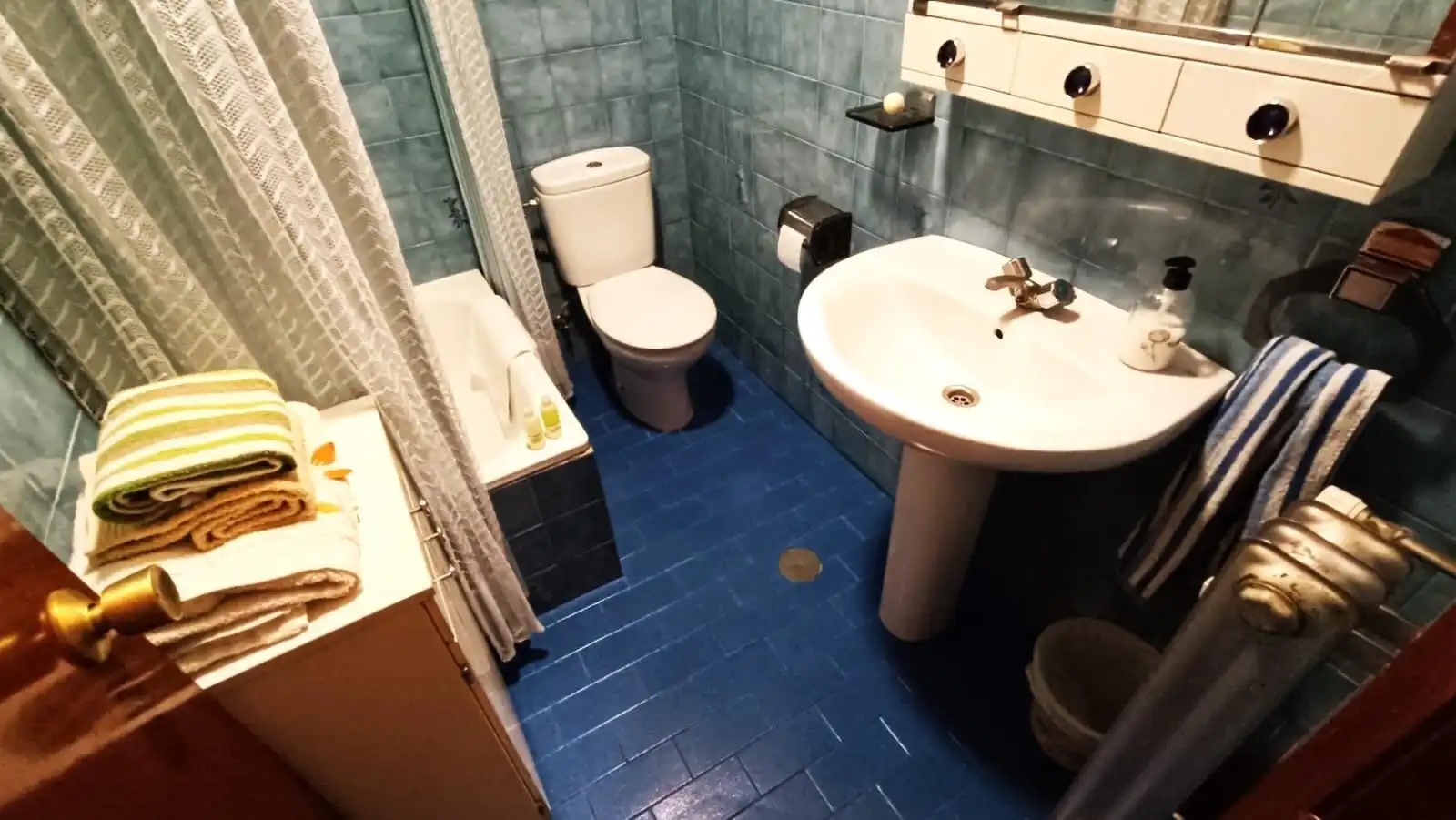 Bathroom of Flat for sale in Zamora Capital   with Heating, Parquet flooring and Terrace