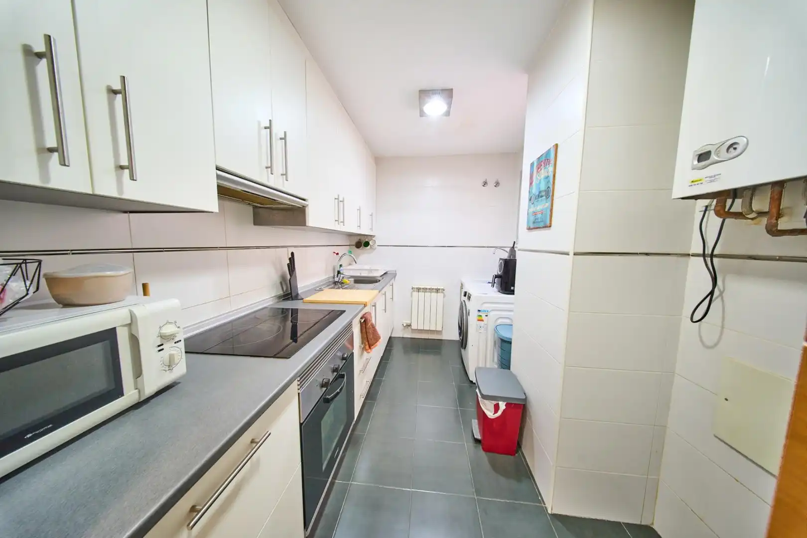 Küche von Wohnung zum Verkauf in Granada mit Heizung, Privatgarten und Gemeinschaftspool