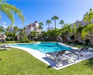 Jardí de Casa adosada en venda en Estepona amb Piscina