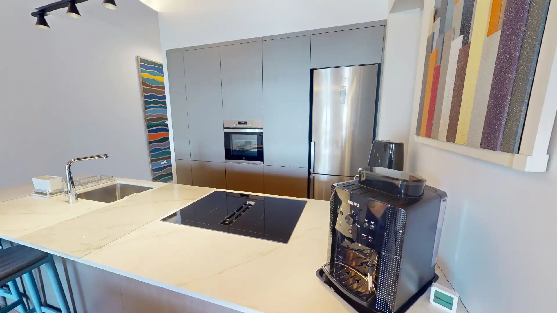 Küche von Wohnung zum Verkauf in Alicante / Alacant mit Klimaanlage, Privatgarten und Abstellraum