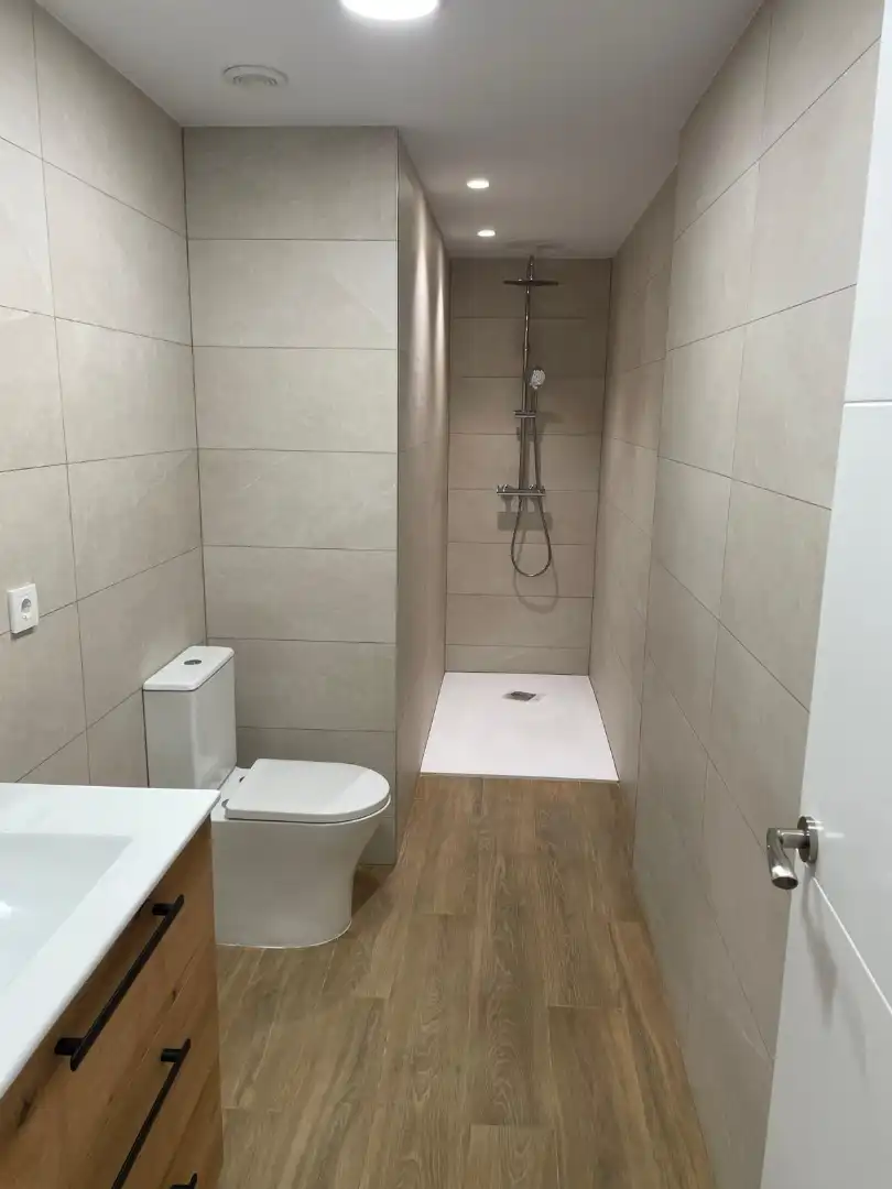 Baño de Planta baja en venta en Elche / Elx con Aire acondicionado, Terraza y Horno