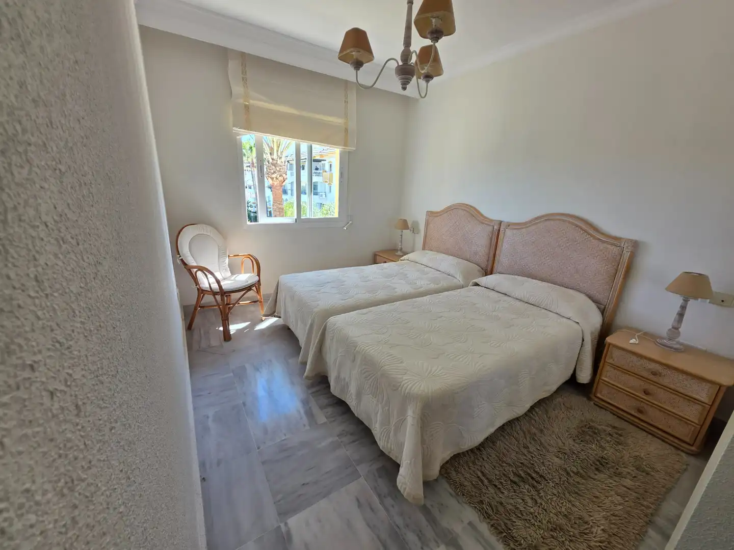 Dormitori de Pis en venda en Marbella amb Aire condicionat, Calefacció i Terrassa