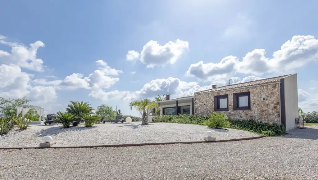 Vista exterior de Finca rústica en venta en Sa Pobla con Aire acondicionado, Jardín privado y Terraza